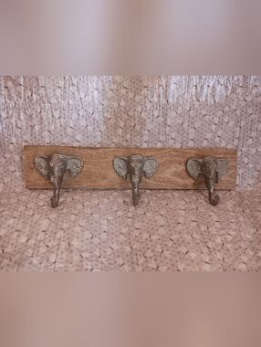 Triple Elephant Head Wall Hook - Silver on Natural Wood
